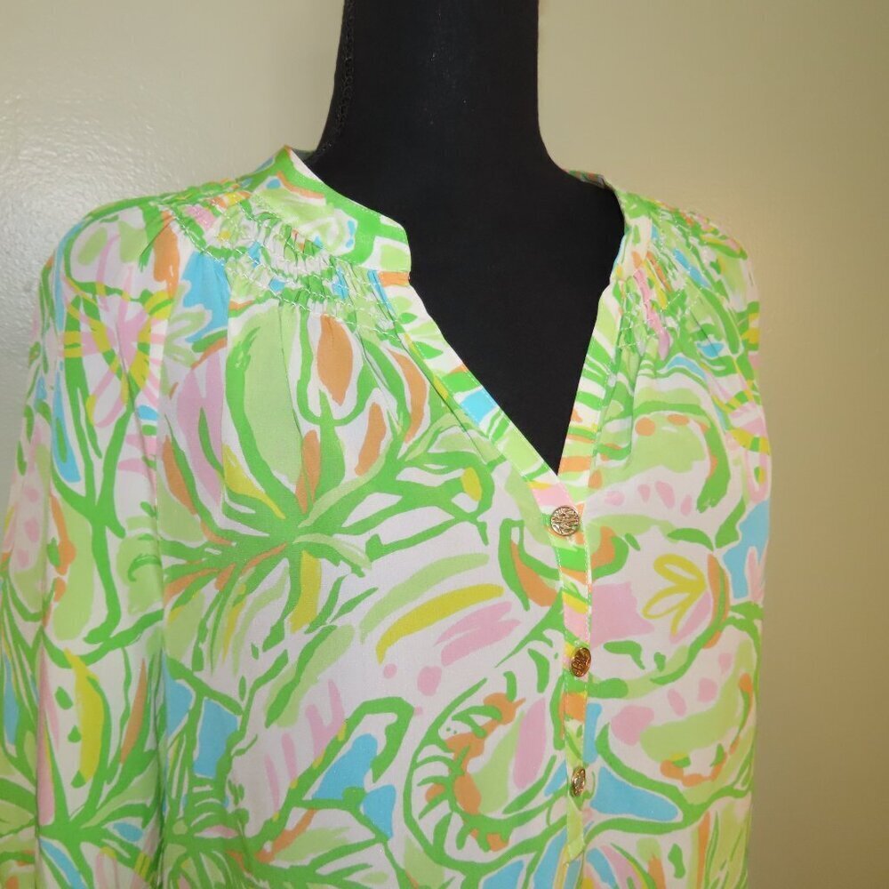 LILLY PULITZER Elsa Silk Top Elephant Ears Green Long Sleeve 1/3 Button Small - Picture 2 of 11